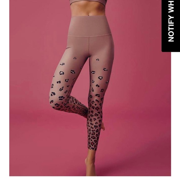 EUC Beach Riot set- sport sports bra & high rise leggings - Picture 3 of 10